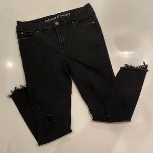 Black Skinny Distressed Jean, Size 30